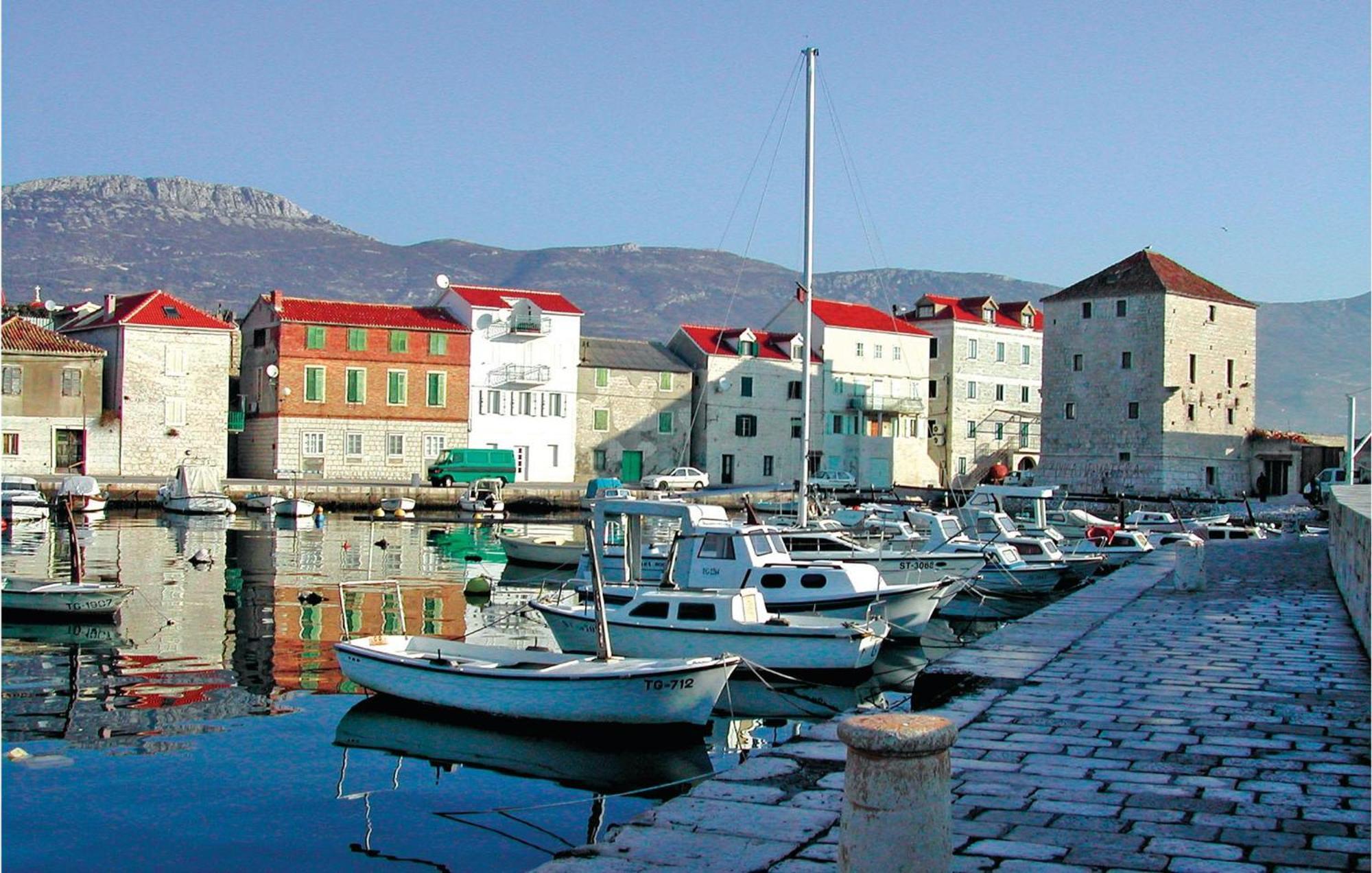 Stunning Apartment In Kastel Novi With Wifi Kaštela Kültér fotó